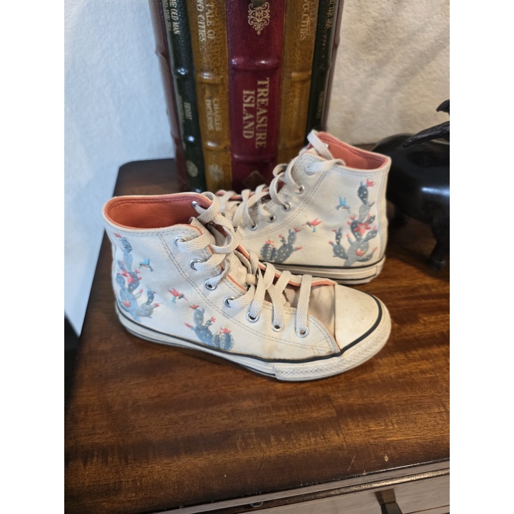 Converse Chuck Taylor All Star Girls Cactus Flower Hummingbird Size 2.5